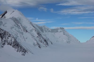 Geführte Hochtour Berner Alpen in der Schweiz mit Bergführer.