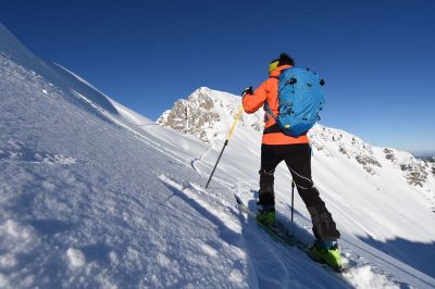 Leichte Skitourentage für Einsteiger im Allgäu mit Bergführer. Aufstieg zum Bschießer.