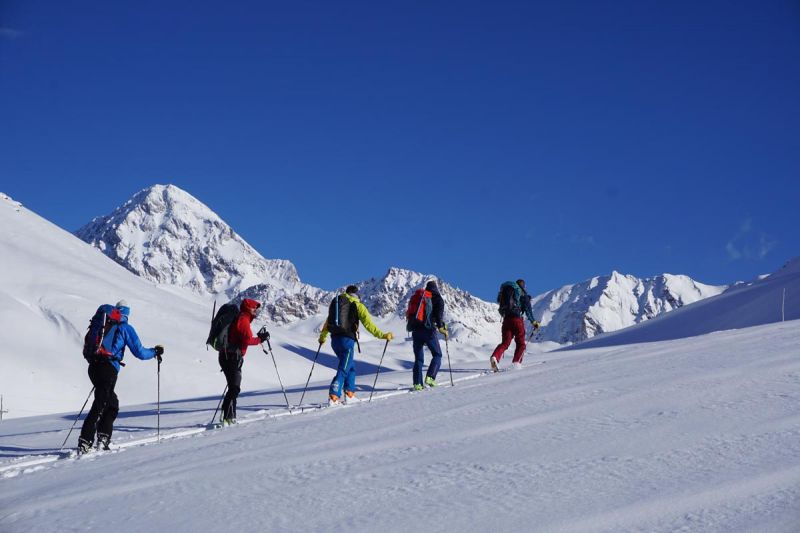 Skitourewoche im Ortlergebiet auf der Pizzini Hütte mit Bergführer. Leichte Skitourentage in Südtirol