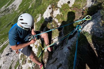 Kletterkurs am Fels Abseilen